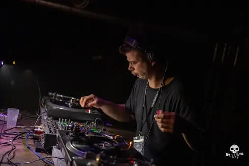 Oldschool Waves invites Exiles — Chinastraat, Gent — photo 2 sur 148