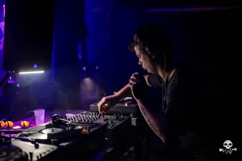 Oldschool Waves invites Exiles — Chinastraat, Gent — photo 8 sur 148