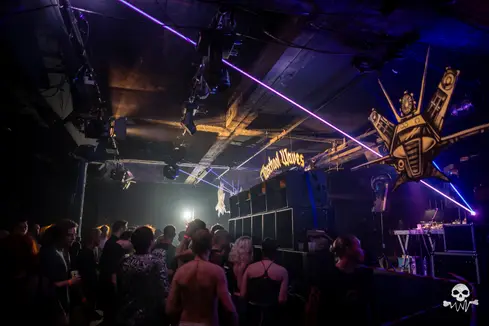 Oldschool Waves invites Exiles — Chinastraat, Gent — photo 30 sur 148