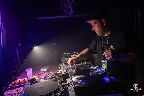 Oldschool Waves invites Exiles — Chinastraat, Gent — photo 56 sur 148