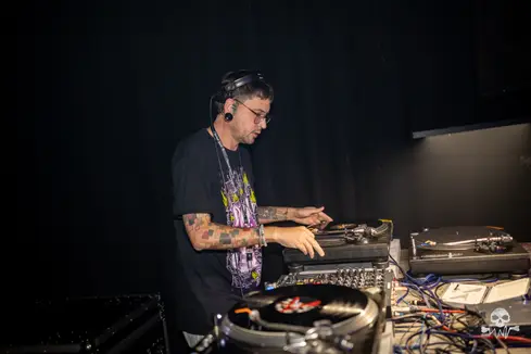 Oldschool Waves invites Exiles — Chinastraat, Gent — photo 72 sur 148