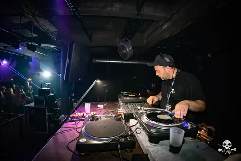 Oldschool Waves invites Exiles — Chinastraat, Gent — photo 79 sur 148