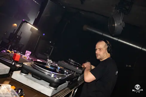 Oldschool Waves invites Exiles — Chinastraat, Gent — photo 107 sur 148