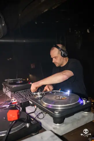 Oldschool Waves invites Exiles — Chinastraat, Gent — photo 108 sur 148