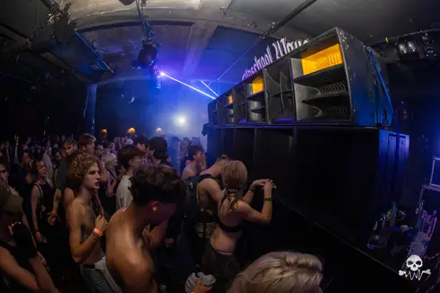 Oldschool Waves invites Exiles — Chinastraat, Gent — photo 110 sur 148