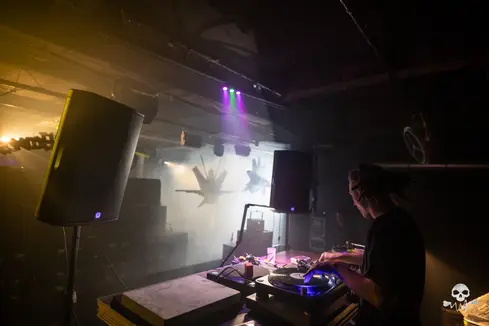 Oldschool Waves invites Exiles — Chinastraat, Gent — photo 143 sur 148